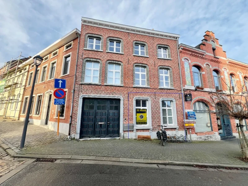 Karaktervol handelspand (+/- 50m&sup2;) op toplocatie in centrum