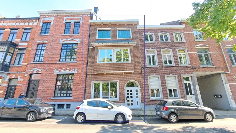 Burgerwoning met 3 slaapkamers en tuin