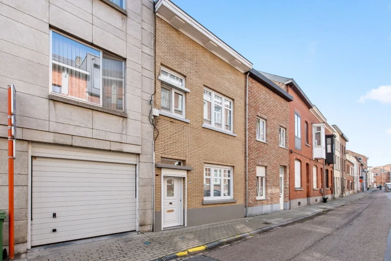 Te renoveren rijwoning met potentieel in centrum Tienen